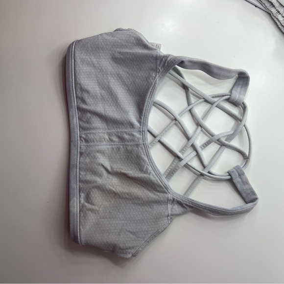 Size 2, Lulu Lemon Free To Be Wild Bra in Incognito Camo Jacquard Alpine White. - Picture 4 of 5